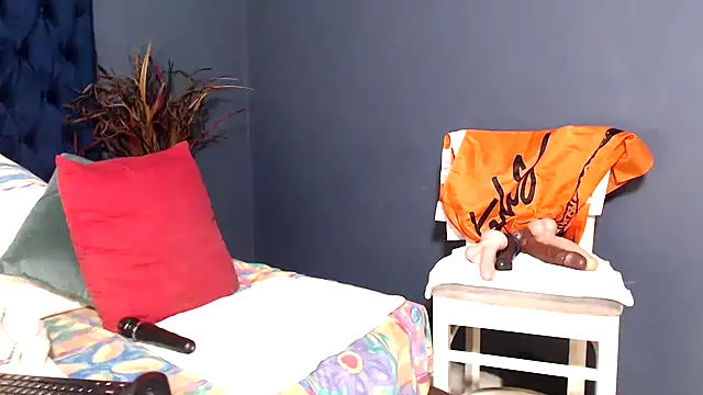 Snapshot of PrettyBoobsxx42 chatting on 11.27.25 PrettyBoobsxx42 online show from 11.27.25