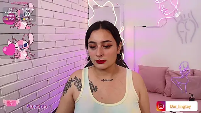 Snapshot of Darling_tay chatting on 09.17.25 Darling tay online show from 09.17.25