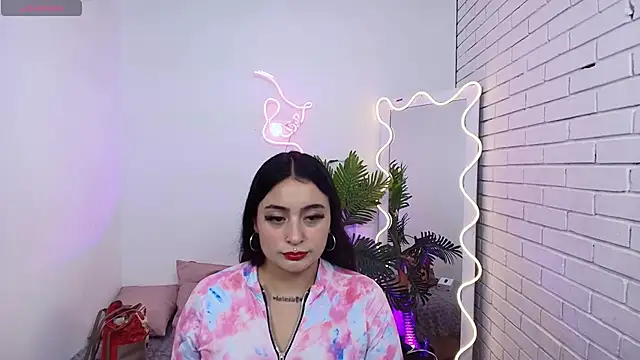 Snapshot of Darling_tay chatting on 10.07.25 Darling tay online show from 10.07.25
