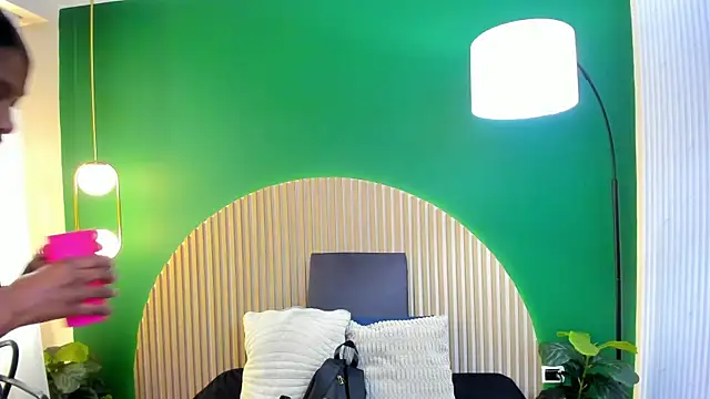 halleylorens online show from 12.17.25