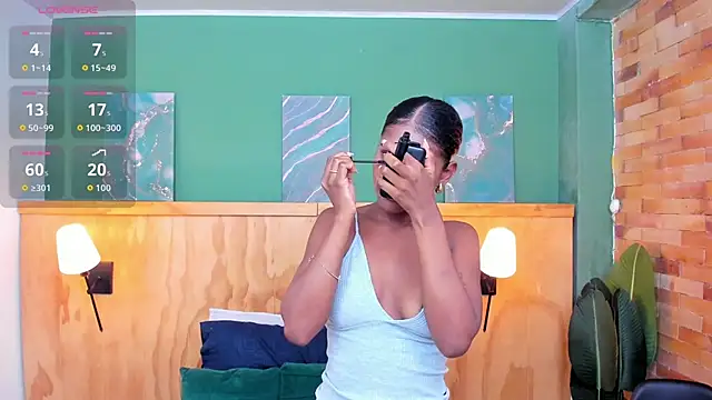 Snapshot of halleylorens chatting on 02.28.26 halleylorens online show from 02.28.26