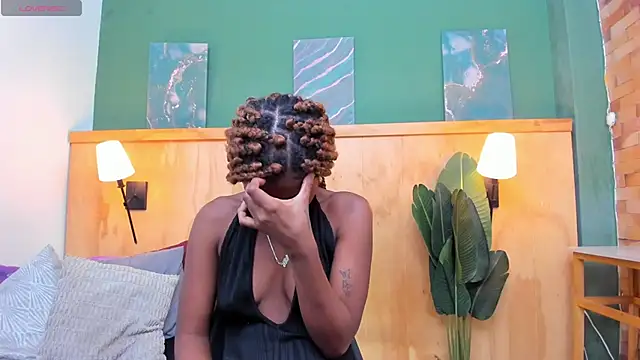 halleylorens online show from 04.18.26