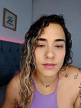 Snapshot of Miss-Melina chatting on 09.24.25 Miss-Melina online show from 09.24.25