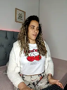 Snapshot of Miss-Melina chatting on 10.18.25 Miss-Melina online show from 10.18.25