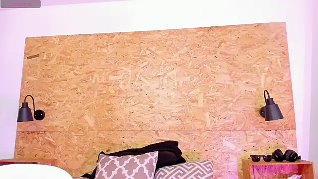 santiblack7 online show from 10.21.25