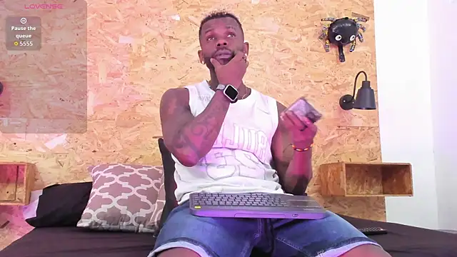 santiblack7 online show from 11.15.25