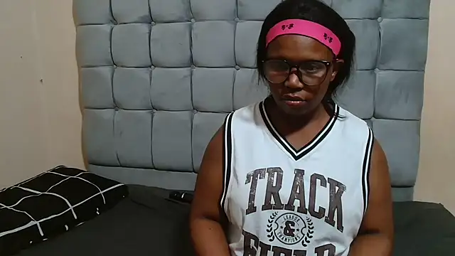 curveAss222 online show from 11.16.25