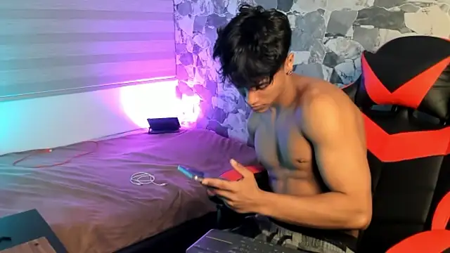 ZYZZ1312 online show from 04.04.26