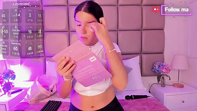 MiaMillers1 online show from 01.16.26