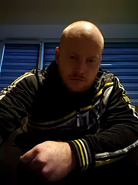 svenni2525 online show from 10.29.25