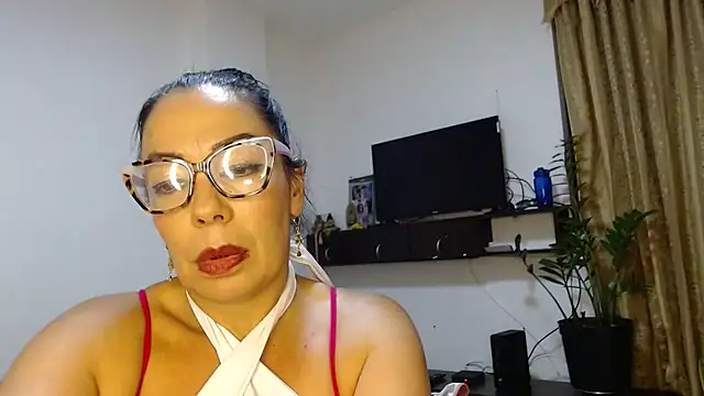 naiaratobon   online show from 10.12.25