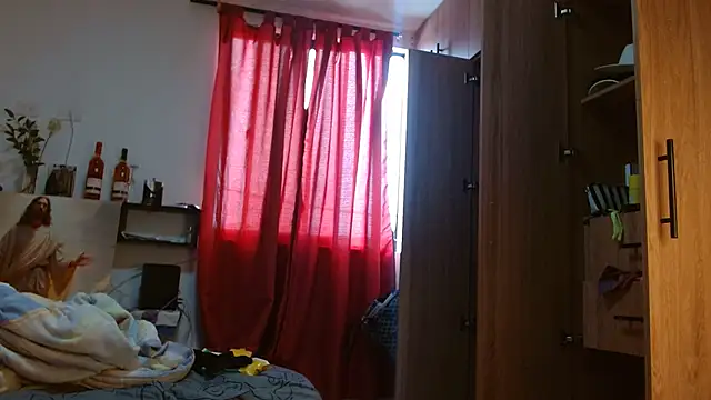 naiaratobon   online show from 01.13.26