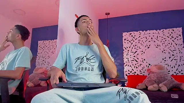 Adonis WB online show from 09.10.25