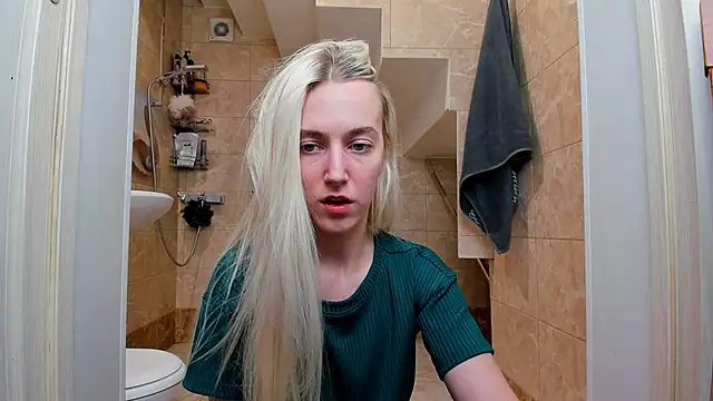 Snapshot of mishapallmer chatting on 02.07.26 mishapallmer online show from 02.07.26