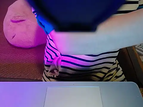 ahoa Tk online show from 11.13.25