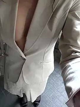 pink-mai online show from 04.27.26