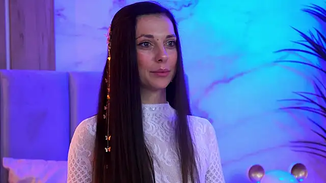 EllyLynn online show from 12.04.25