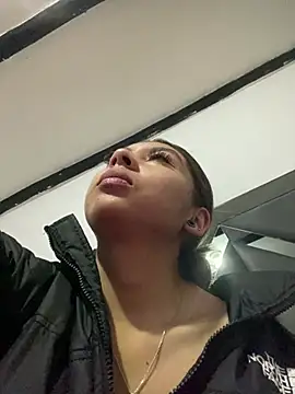 Sara-cooper2 online show from 04.02.26