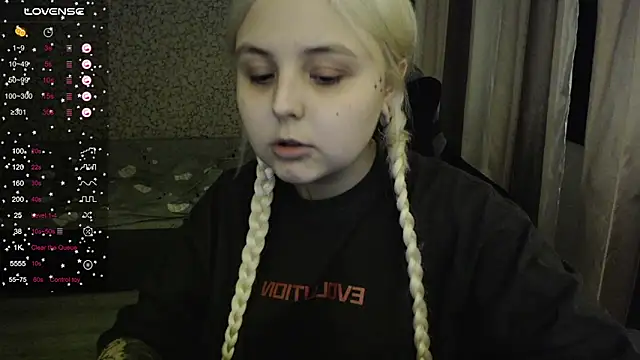 Snapshot of vendymories chatting on 09.30.25 vendymories online show from 09.30.25