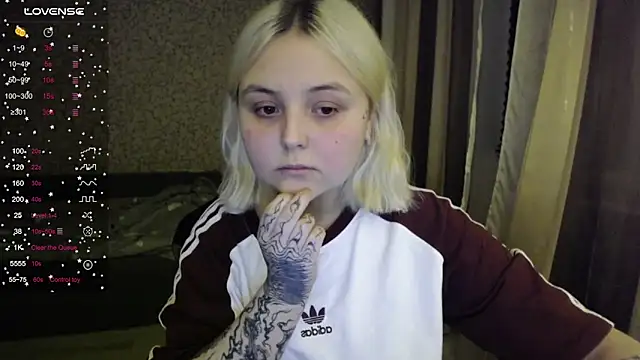 Snapshot of vendymories chatting on 10.29.25 vendymories online show from 10.29.25