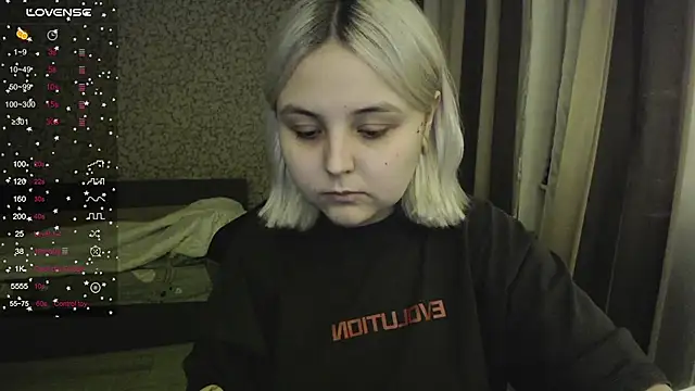 Snapshot of vendymories chatting on 10.31.25 vendymories online show from 10.31.25