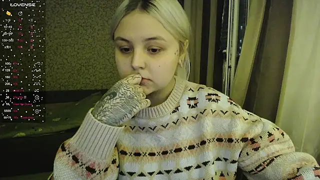 Snapshot of vendymories chatting on 11.17.25 vendymories online show from 11.17.25