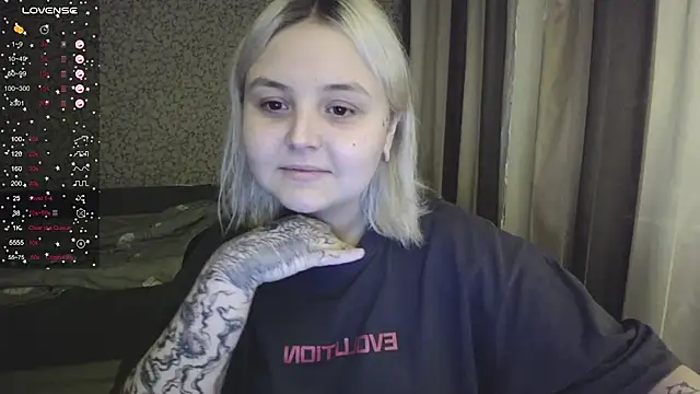 Snapshot of vendymories chatting on 11.20.25 vendymories online show from 11.20.25