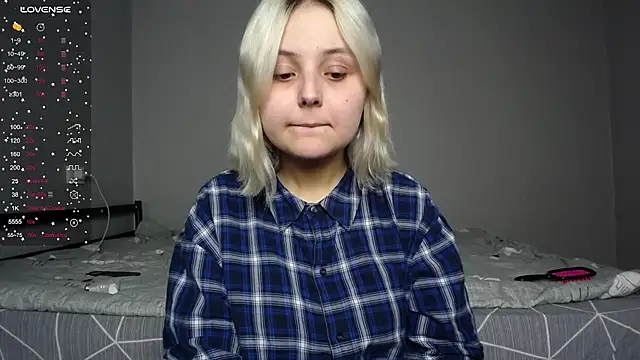 Snapshot of vendymories chatting on 12.13.25 vendymories online show from 12.13.25