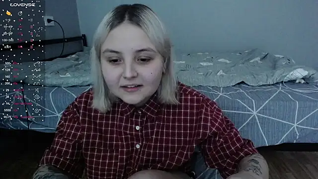 Snapshot of vendymories chatting on 12.14.25 vendymories online show from 12.14.25