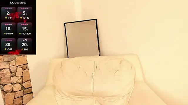 NinaCollinss1 online show from 10.31.25