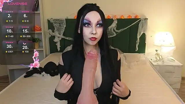 Tonya  Thompson online show from 10.31.25