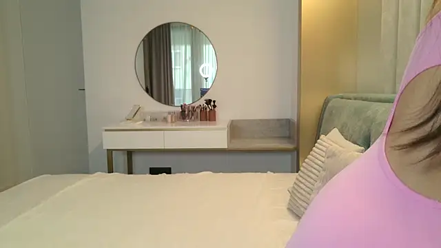 Lexii otto online show from 04.04.26