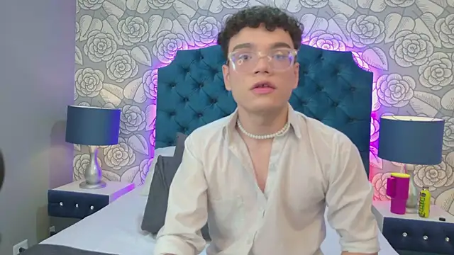 Snapshot of RichardParkk chatting on 10.07.25 RichardParkk online show from 10.07.25