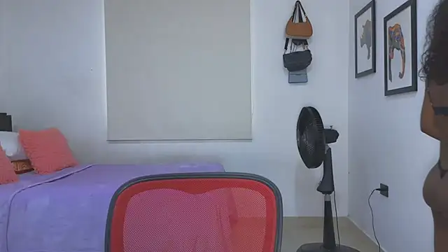 EmilyKisx online show from 09.30.25