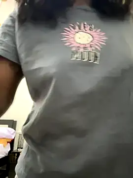 EmilyKisx online show from 10.16.25