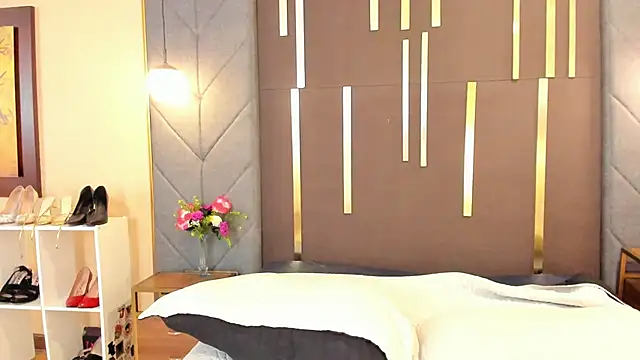 OliviGrace online show from 10.29.25