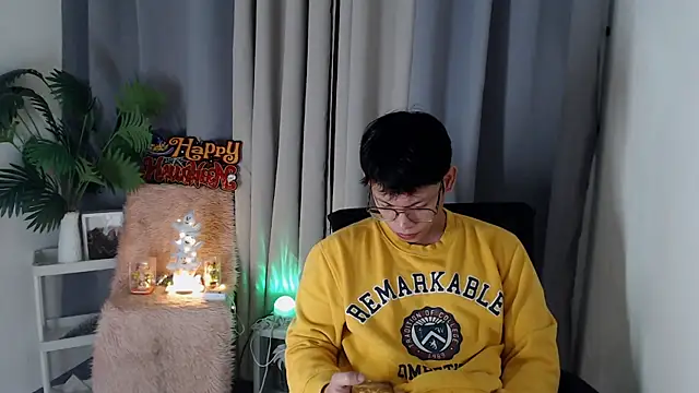 Snapshot of pinkcock_froi2305 chatting on 10.29.25 pinkcock froi2305 online show from 10.29.25