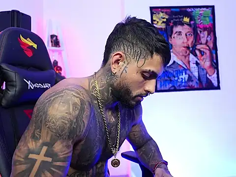 logan hugh8 online show from 11.25.25