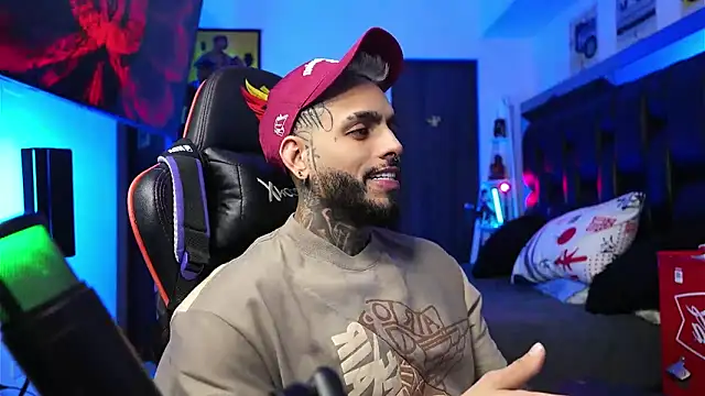 logan hugh8 online show from 02.05.26