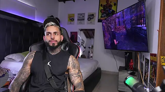 logan hugh8 online show from 03.14.26