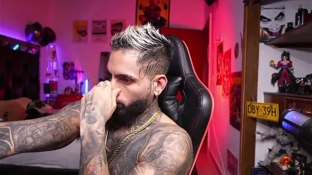 logan hugh8 online show from 04.07.26