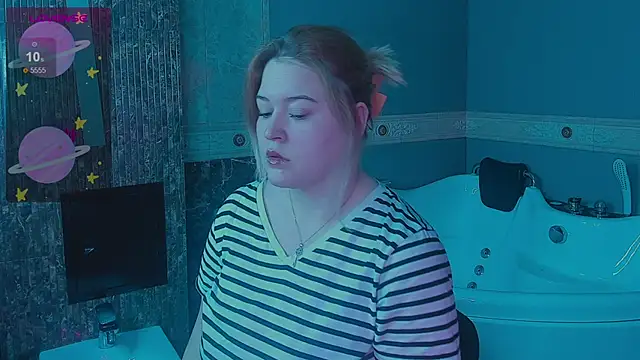 Snapshot of HelenHartt chatting on 02.13.26 HelenHartt online show from 02.13.26