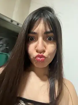 Snapshot of julichikita chatting on 10.30.25 julichikita online show from 10.30.25