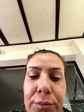 Snapshot of emmasweett11 chatting on 09.10.25 emmasweett11 online show from 09.10.25