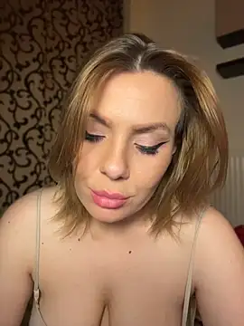Snapshot of emmasweett11 chatting on 04.18.26 emmasweett11 online show from 04.18.26