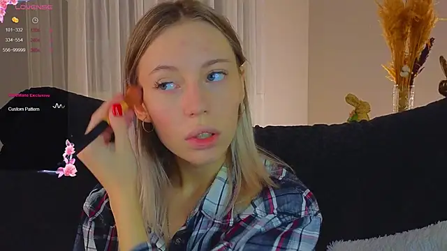 NyxaThorn online show from 11.21.25