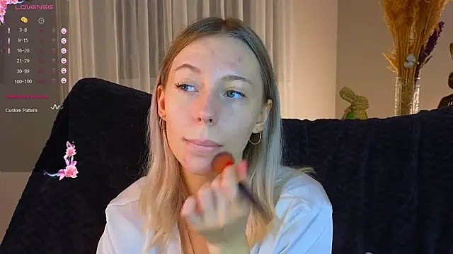 NyxaThorn online show from 11.23.25