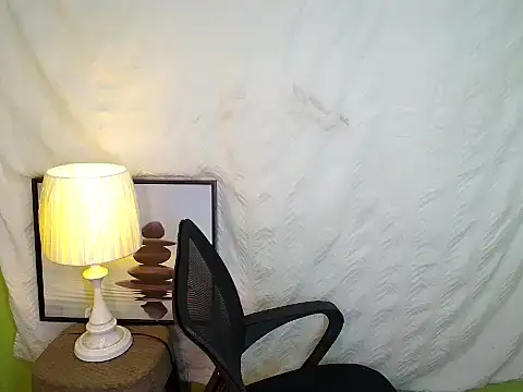 SultryCyraFoxmore online show from 02.25.26