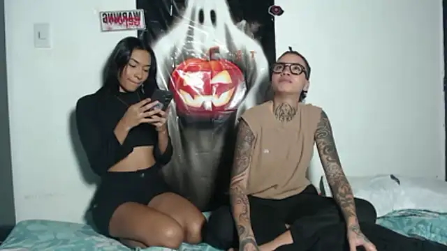 Snapshot of ParisAndVi chatting on 10.29.25 ParisAndVi online show from 10.29.25