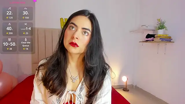 sashaa petit online show from 10.15.25